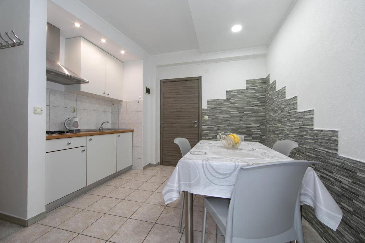 Apartments Maja Тучепи Екстер'єр фото